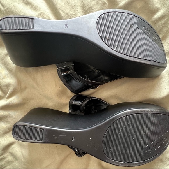 Guess Ladies Sandals - Picture 6 of 10